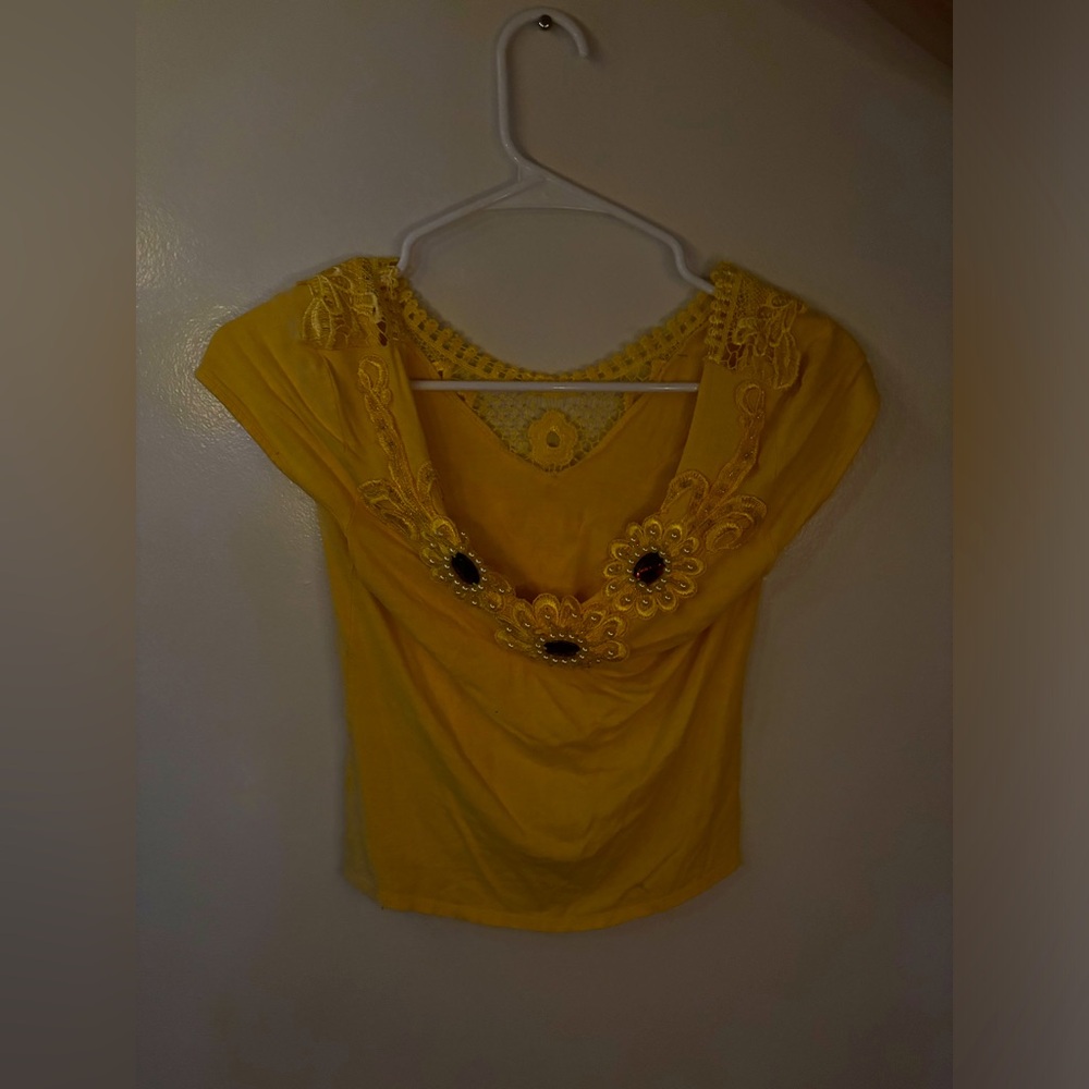 unique sunflower top